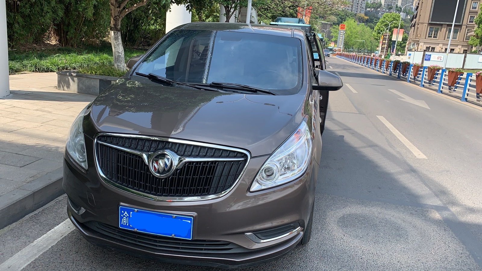 Chongqing CKG Airport 7-seat van